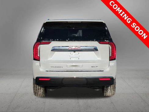 Used 2024 GMC Yukon SLT w/ SLT Luxury Package image 5
