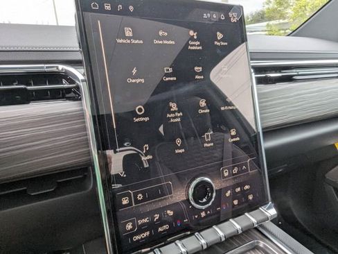 New 2025 GMC Sierra EV Denali image 13