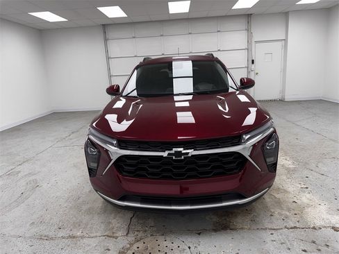 New 2025 Chevrolet Trax LT w/ Driver Confidence Package image 2