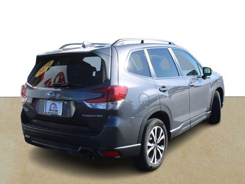 Used 2021 Subaru Forester Limited image 4