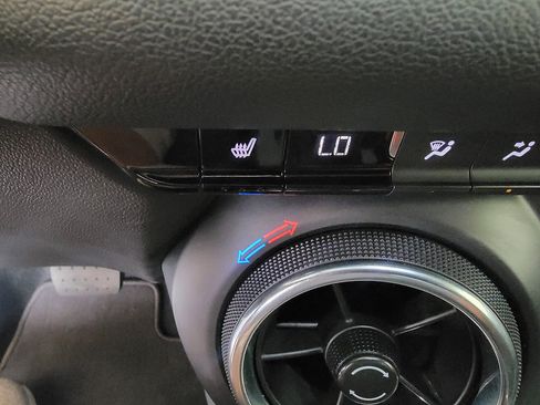 Used 2022 Chevrolet Blazer LT FWD image 17