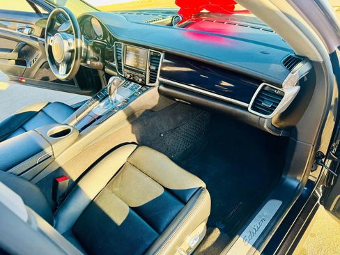 Used 2016 Porsche Panamera Edition image 17