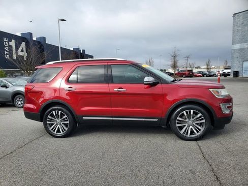 Used 2016 Ford Explorer Platinum image 2