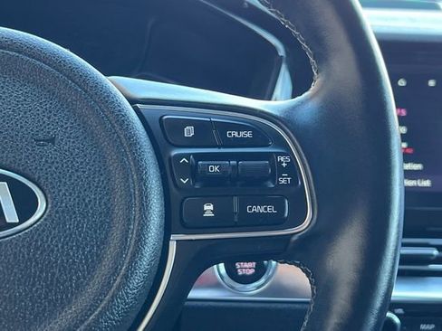 Used 2021 Kia Niro EX Premium image 29