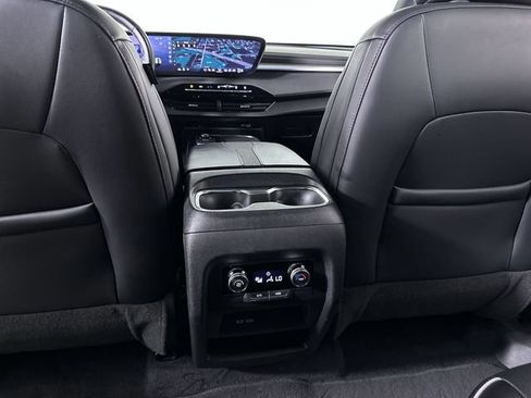 Used 2025 Buick Enclave Preferred image 22