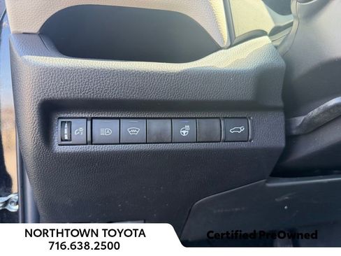 Used 2023 Toyota RAV4 XLE w/ Convenience Package image 24