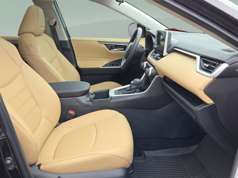 Certified 2025 Toyota RAV4 XLE Premium image 20