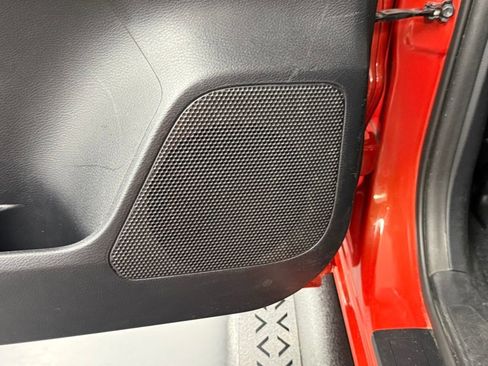 Used 2018 Toyota Tacoma TRD Sport AWD/4WD image 38
