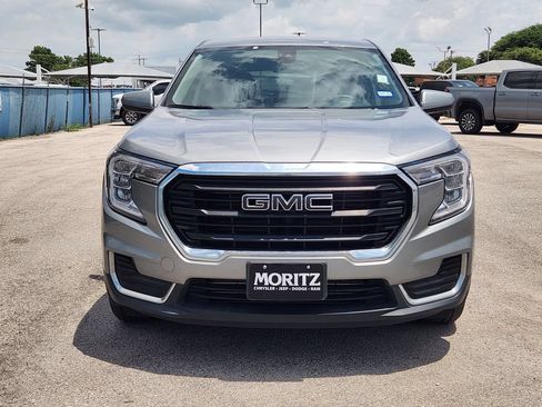 Certified 2024 GMC Terrain SLE FWD image 2