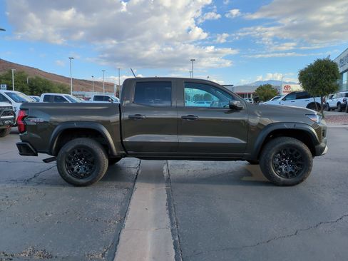 Used 2025 Chevrolet Colorado Trail Boss AWD/4WD image 2