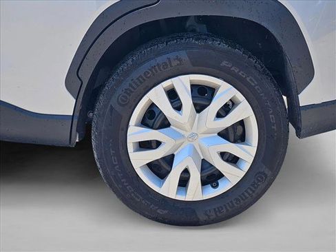 Used 2025 Toyota Corolla Cross L image 4