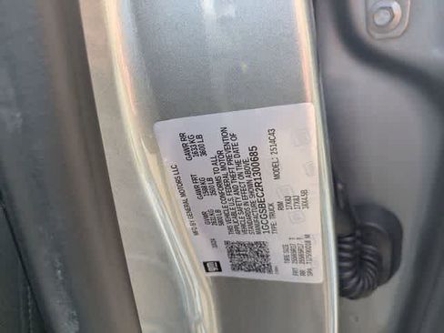 Used 2024 Chevrolet Colorado W/T image 32