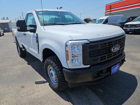 New 2026 Ford F250 XL w/ XL Off-Road Package AWD/4WD image 2