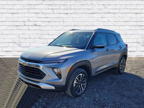 Used 2024 Chevrolet TrailBlazer LT w/ LT Cold Weather Package image 4