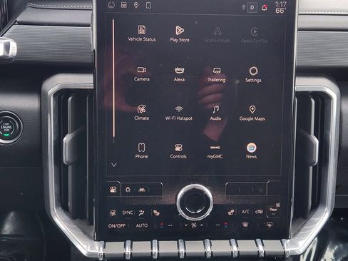 Used 2025 GMC Acadia Elevation image 18