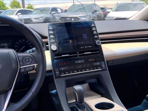 Used 2019 Toyota Avalon XLE w/ Moonroof Package FWD image 7