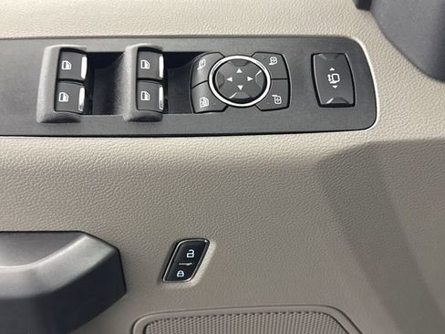 Certified 2022 Ford F250 XLT w/ XLT Premium Package AWD/4WD image 29