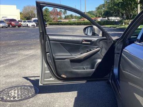 Used 2017 Lexus IS 200t image 16