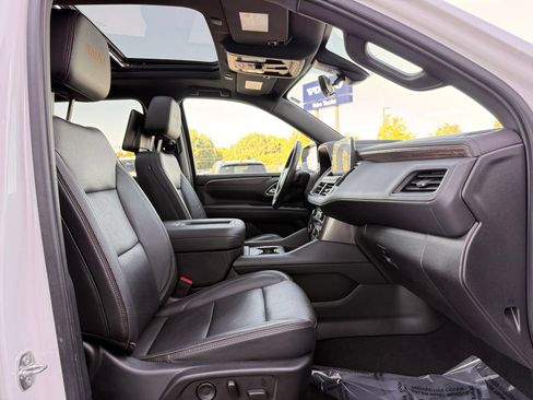 Used 2021 Chevrolet Suburban High Country AWD/4WD image 37