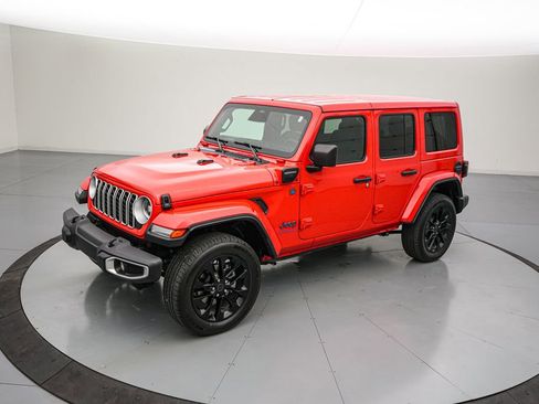 Used 2025 Jeep Wrangler Unlimited Sahara w/ Safety Group AWD/4WD image 8