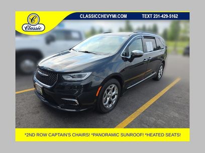 Used 2023 Chrysler Pacifica Limited