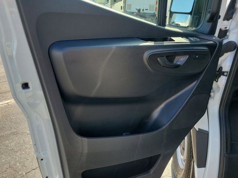 Used 2025 Mercedes-Benz Sprinter 2500 image 19