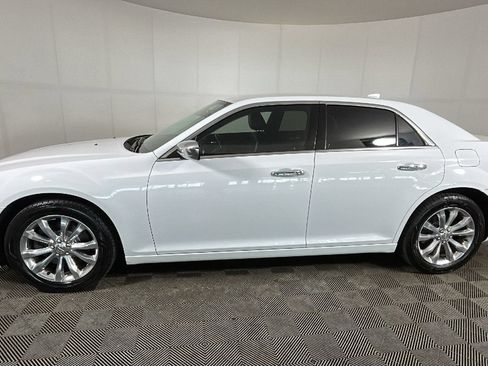 Used 2018 Chrysler 300 Limited AWD/4WD image 6