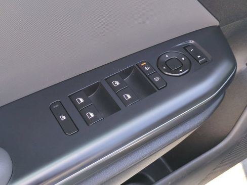 Used 2025 Kia K4 FWD image 13