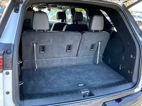 Used 2023 Chevrolet Traverse Premier w/ Redline Edition FWD image 6