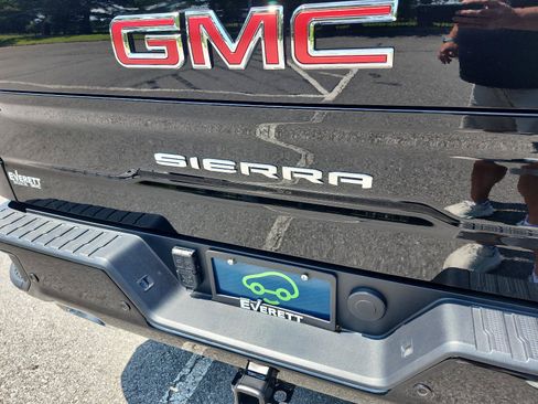 Certified 2026 GMC Sierra 1500 AT4 w/ AT4 Premium Package AWD/4WD image 4