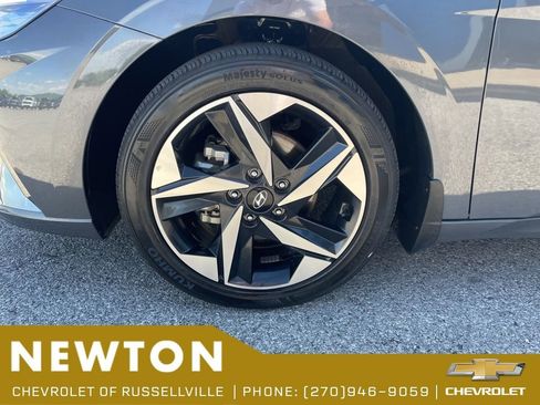 Used 2023 Hyundai Elantra Limited FWD image 48