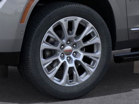 New 2026 GMC Yukon Denali w/ Sun & Power Step Package image 9