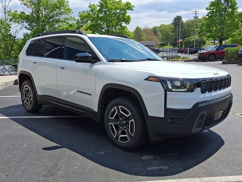 New 2026 Jeep Cherokee Laredo AWD/4WD image 2