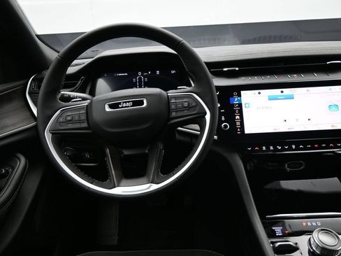 New 2026 Jeep Grand Cherokee L 4WD image 13