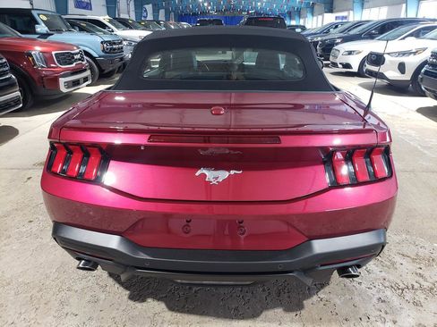 Used 2025 Ford Mustang Premium image 4