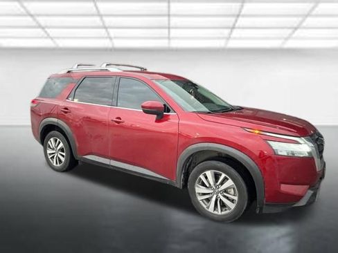 Used 2023 Nissan Pathfinder SL FWD image 1