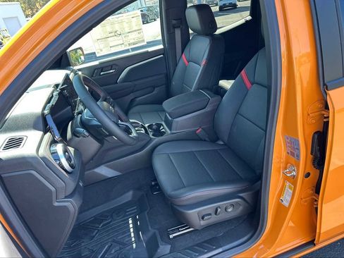 New 2026 Chevrolet Colorado Z71 w/ Technology Package AWD/4WD image 11