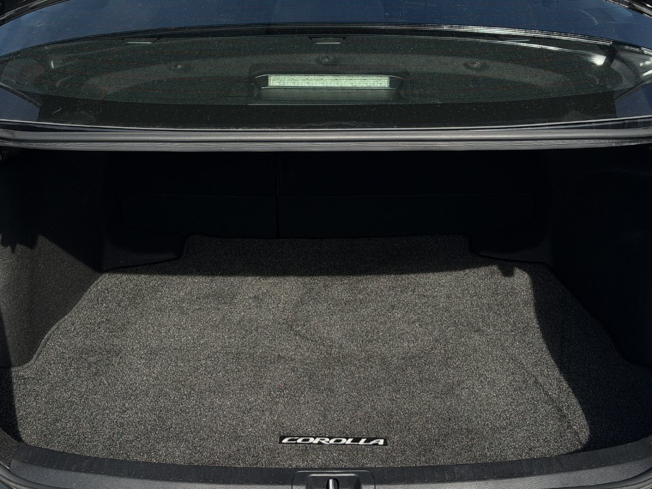 Used 2023 Toyota Corolla SE w/ Carpet Mat Package (TMS) FWD image 28