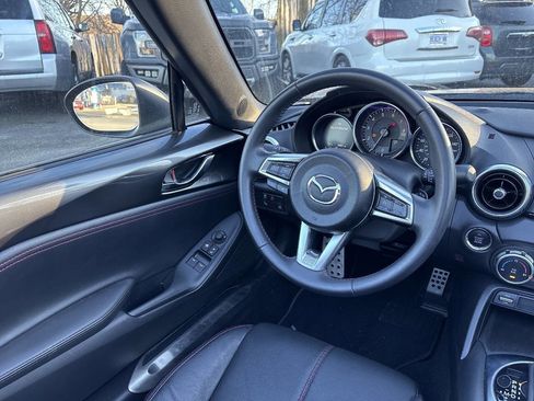 Used 2017 MAZDA MX-5 Miata RF Grand Touring w/ Appearance Package image 12