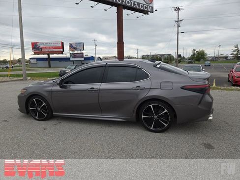 Used 2018 Toyota Camry XSE FWD image 29