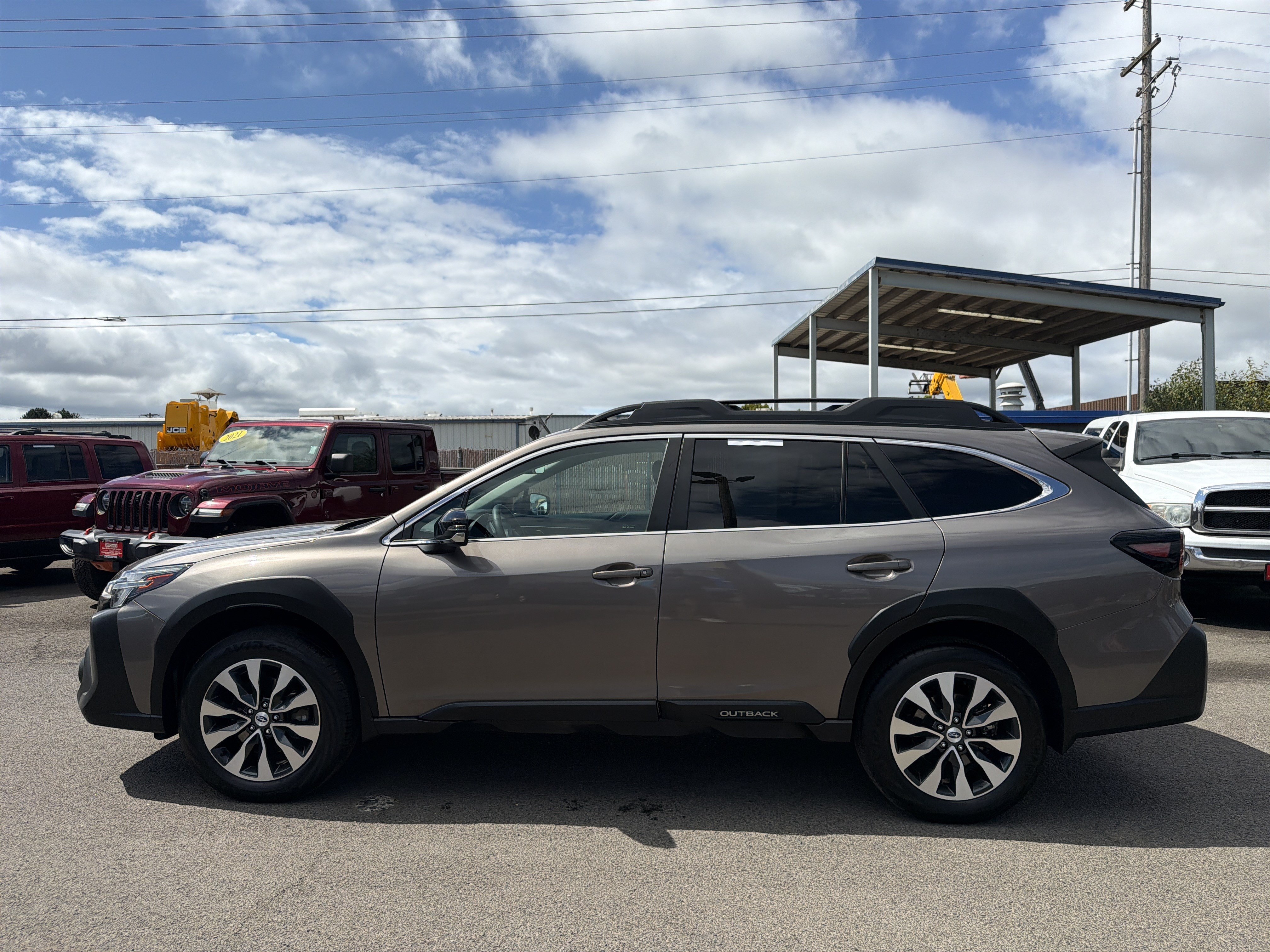 Used 2024 Subaru Outback Limited AWD/4WD image 2