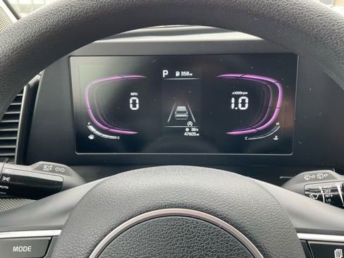 Used 2024 Kia Sportage LX image 16