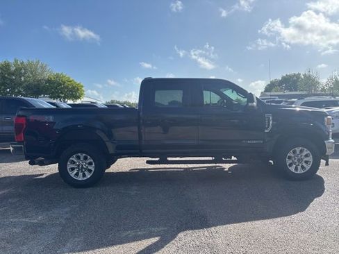 Used 2021 Ford F250 XLT w/ FX4 Off-Road Package image 4