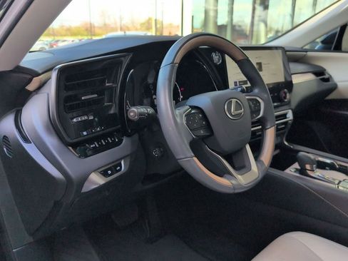 Used 2024 Lexus RX 350 w/ Technology Package image 10