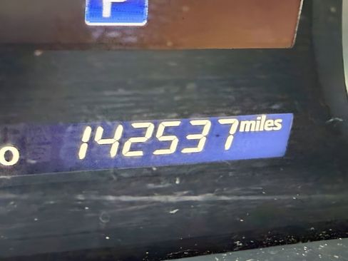 Used 2016 Toyota Land Cruiser w/ Four Season Floor Mat Package image 28