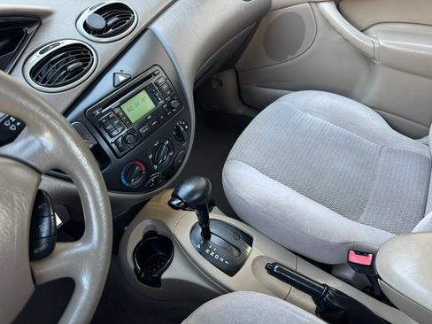 Used 2003 Ford Focus SE FWD image 33