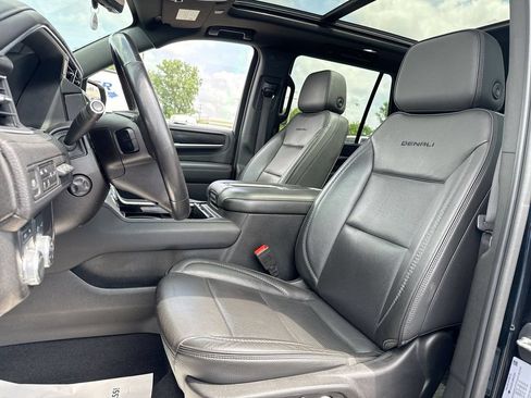 Used 2021 GMC Yukon Denali w/ Denali Premium Package AWD/4WD image 11