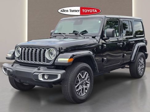 Used 2025 Jeep Wrangler Unlimited Sahara AWD/4WD image 3