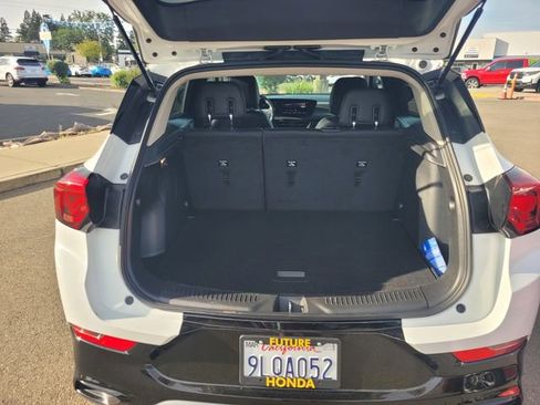 Used 2024 Buick Encore GX Sport Touring image 11