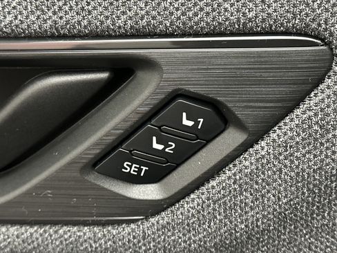 New 2026 Subaru Outback Limited AWD/4WD image 38